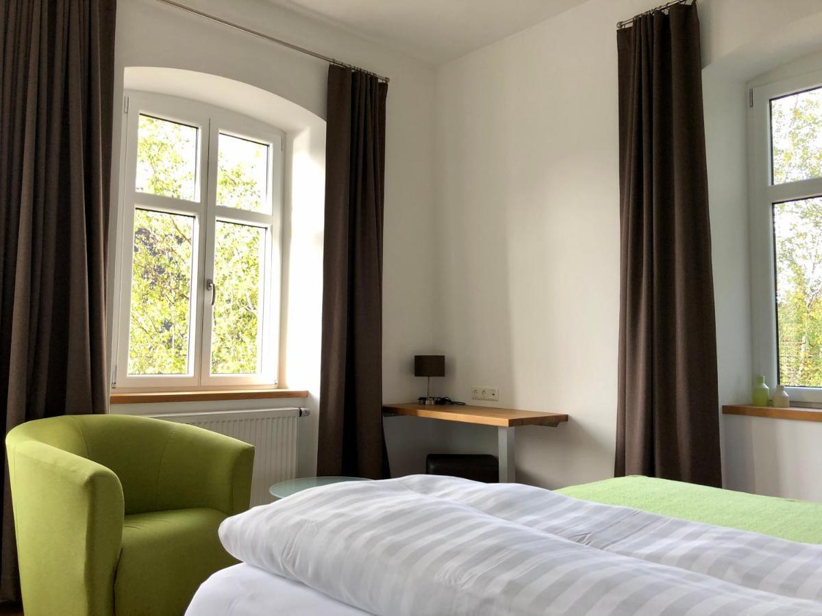 Das Logierhaus Bad Alexandersbad Exterior foto